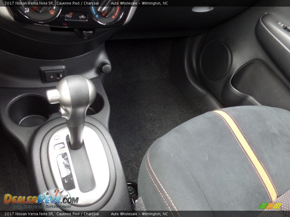 2017 Nissan Versa Note SR Shifter Photo #19