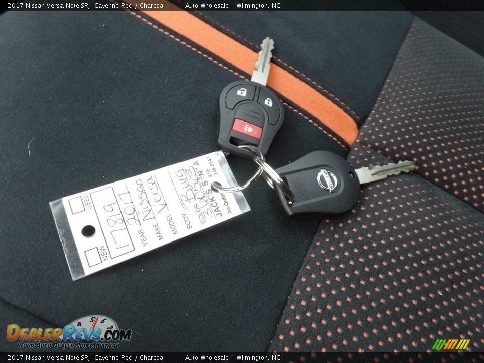 Keys of 2017 Nissan Versa Note SR Photo #20
