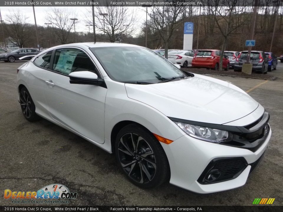 Front 3/4 View of 2018 Honda Civic Si Coupe Photo #5
