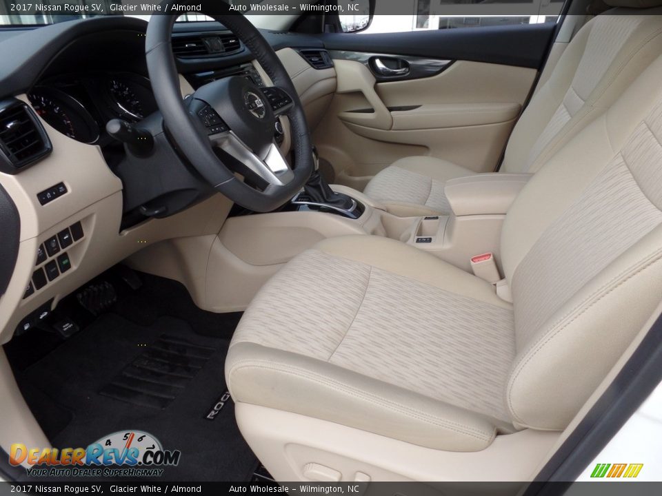 2017 Nissan Rogue SV Glacier White / Almond Photo #10