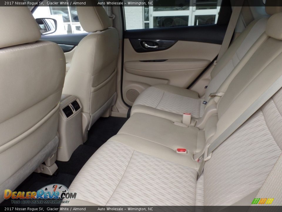 2017 Nissan Rogue SV Glacier White / Almond Photo #11
