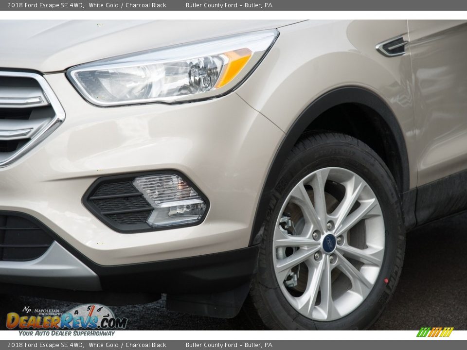 2018 Ford Escape SE 4WD White Gold / Charcoal Black Photo #2