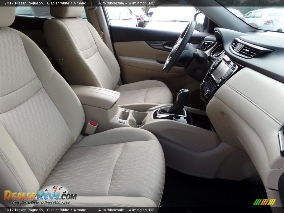 2017 Nissan Rogue SV Glacier White / Almond Photo #12