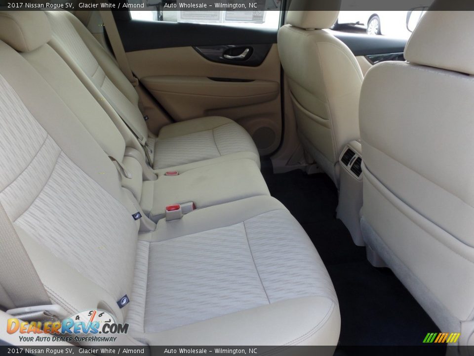 2017 Nissan Rogue SV Glacier White / Almond Photo #13
