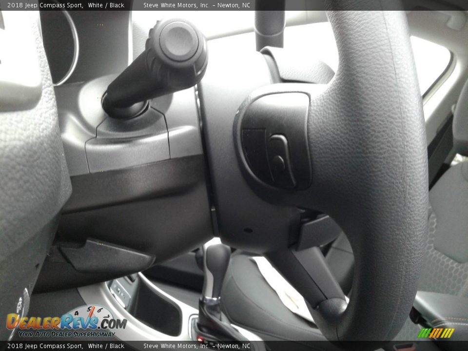2018 Jeep Compass Sport White / Black Photo #15