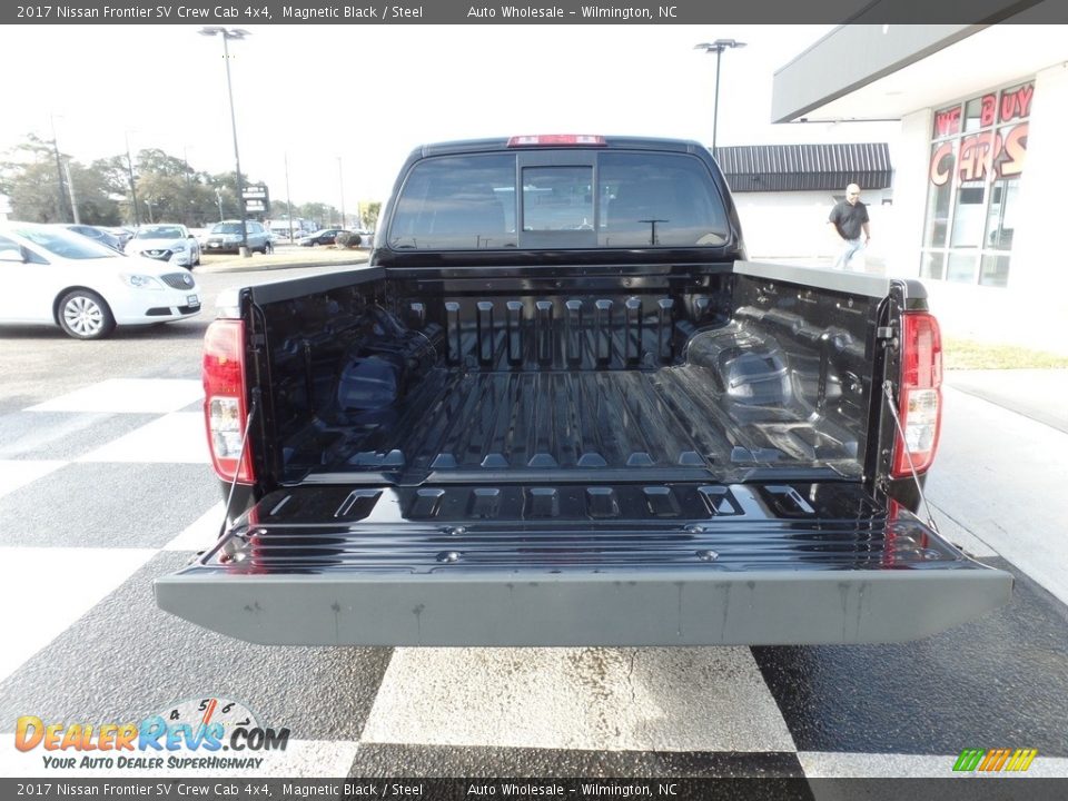 2017 Nissan Frontier SV Crew Cab 4x4 Magnetic Black / Steel Photo #5