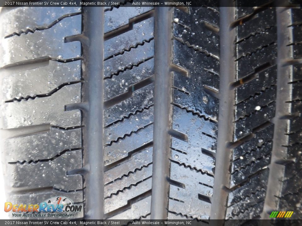 2017 Nissan Frontier SV Crew Cab 4x4 Magnetic Black / Steel Photo #10
