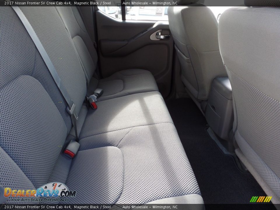 2017 Nissan Frontier SV Crew Cab 4x4 Magnetic Black / Steel Photo #14