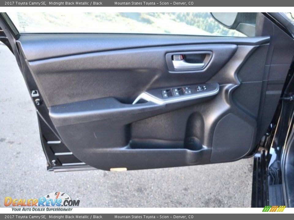 2017 Toyota Camry SE Midnight Black Metallic / Black Photo #24