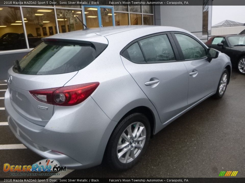2018 Mazda MAZDA3 Sport 5 Door Sonic Silver Metallic / Black Photo #2