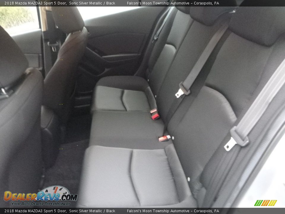 2018 Mazda MAZDA3 Sport 5 Door Sonic Silver Metallic / Black Photo #8