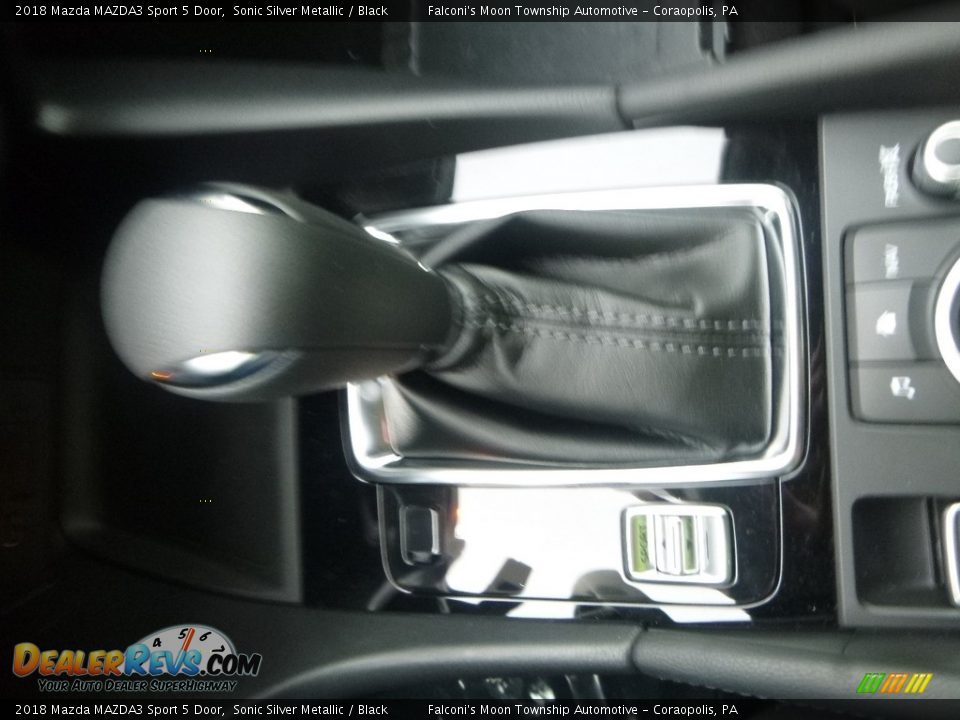2018 Mazda MAZDA3 Sport 5 Door Sonic Silver Metallic / Black Photo #13