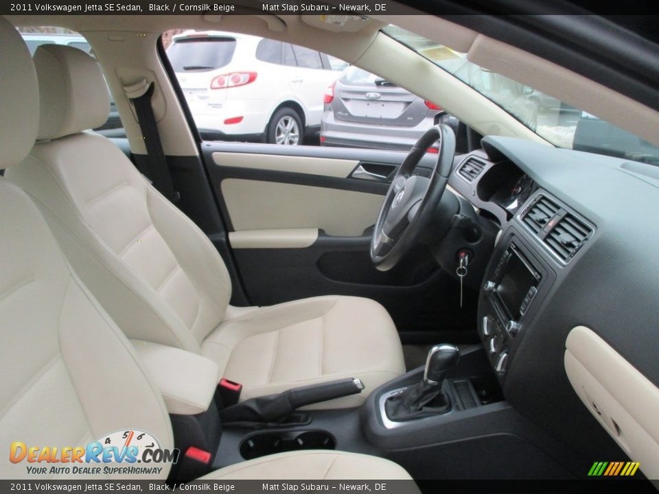 2011 Volkswagen Jetta SE Sedan Black / Cornsilk Beige Photo #16