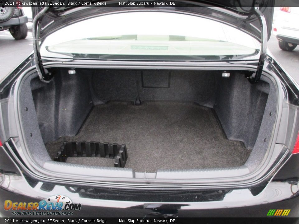 2011 Volkswagen Jetta SE Sedan Black / Cornsilk Beige Photo #19