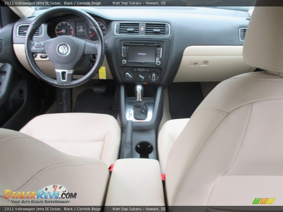 2011 Volkswagen Jetta SE Sedan Black / Cornsilk Beige Photo #24