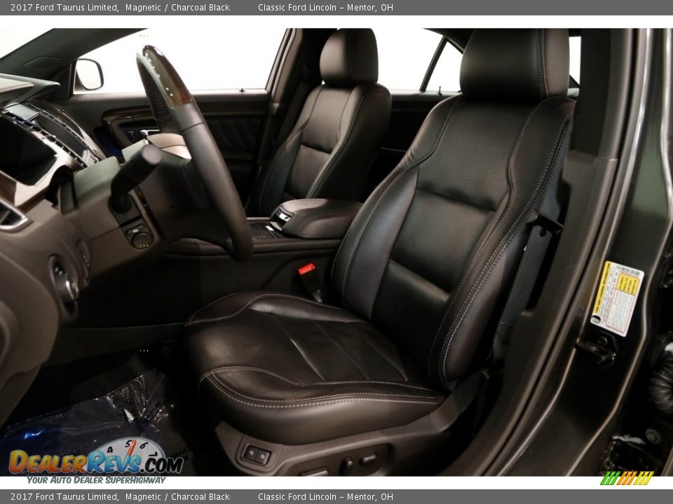Front Seat of 2017 Ford Taurus Limited Photo #5
