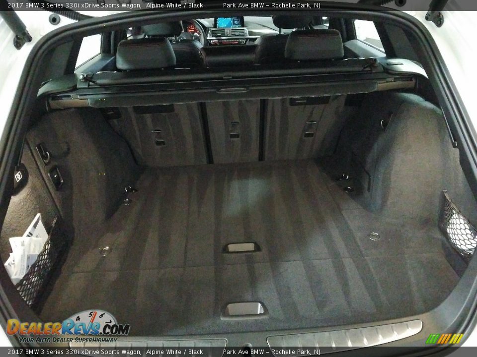 2017 BMW 3 Series 330i xDrive Sports Wagon Alpine White / Black Photo #8
