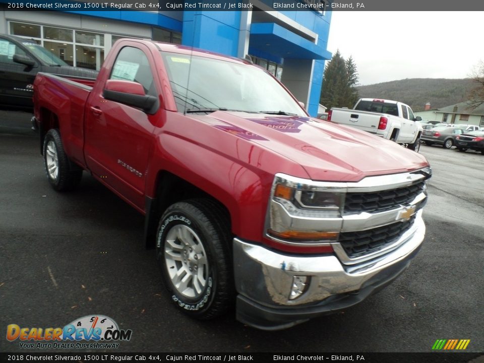 Front 3/4 View of 2018 Chevrolet Silverado 1500 LT Regular Cab 4x4 Photo #4
