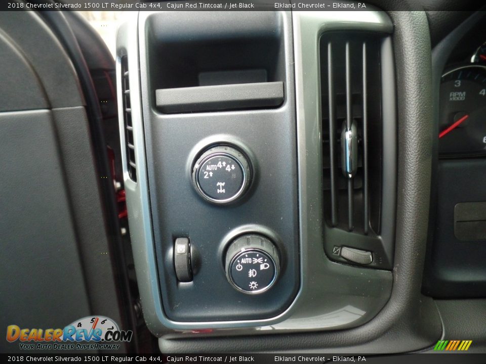 Controls of 2018 Chevrolet Silverado 1500 LT Regular Cab 4x4 Photo #22