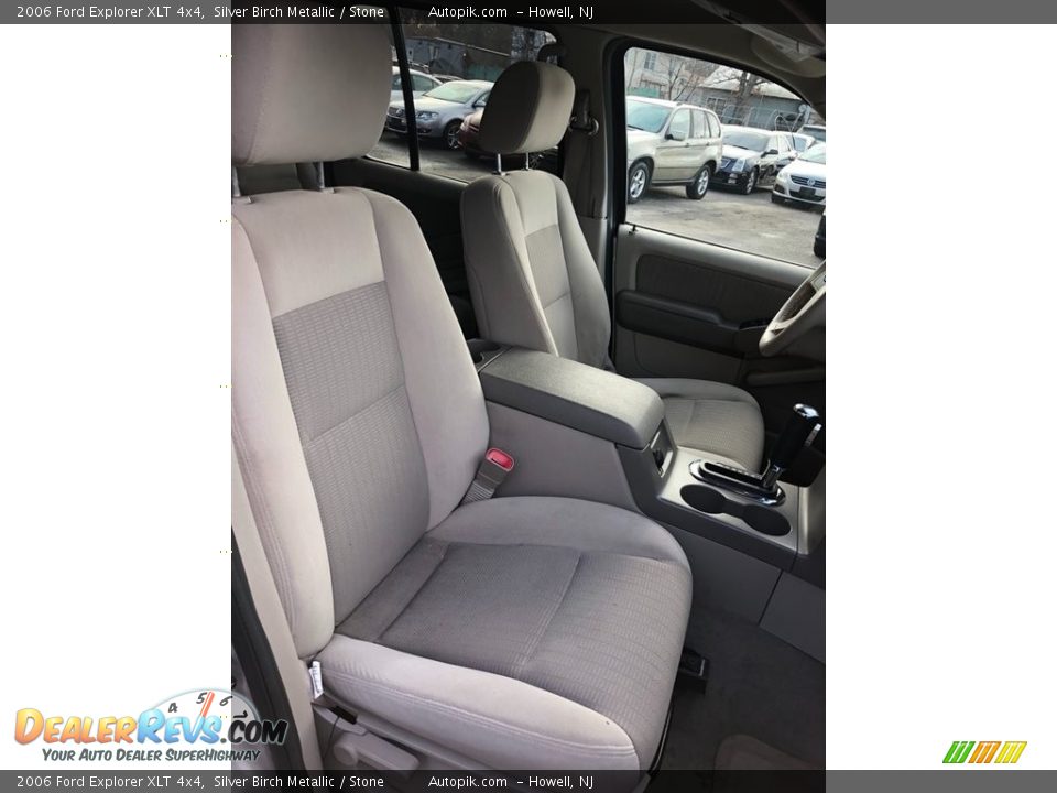 2006 Ford Explorer XLT 4x4 Silver Birch Metallic / Stone Photo #15