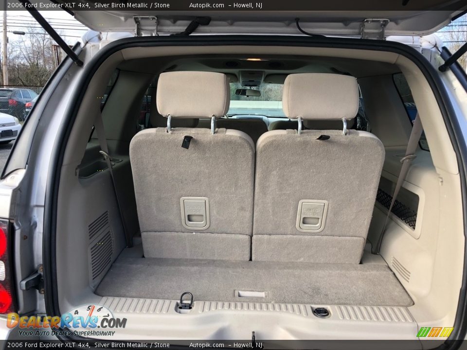 2006 Ford Explorer XLT 4x4 Silver Birch Metallic / Stone Photo #18