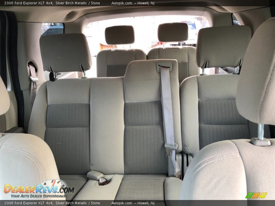 2006 Ford Explorer XLT 4x4 Silver Birch Metallic / Stone Photo #19