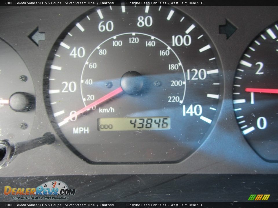 2000 Toyota Solara SLE V6 Coupe Silver Stream Opal / Charcoal Photo #17