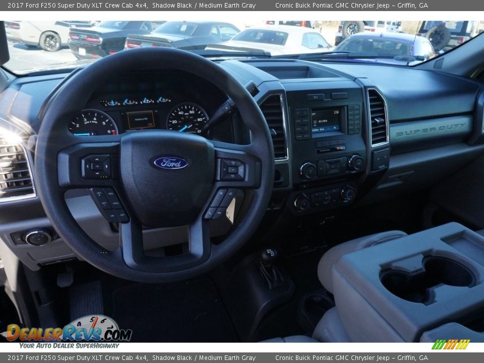 2017 Ford F250 Super Duty XLT Crew Cab 4x4 Shadow Black / Medium Earth Gray Photo #10