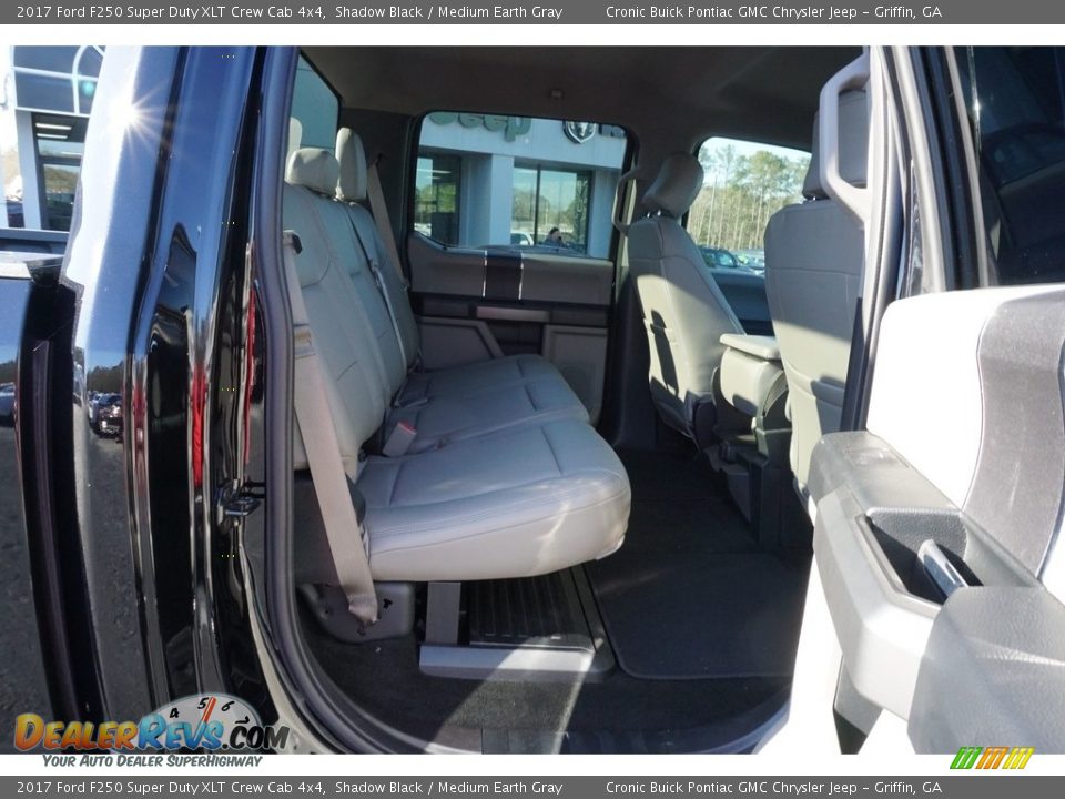 2017 Ford F250 Super Duty XLT Crew Cab 4x4 Shadow Black / Medium Earth Gray Photo #18