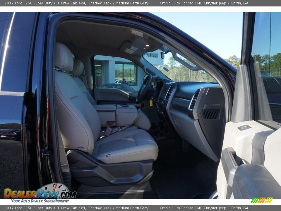 2017 Ford F250 Super Duty XLT Crew Cab 4x4 Shadow Black / Medium Earth Gray Photo #19