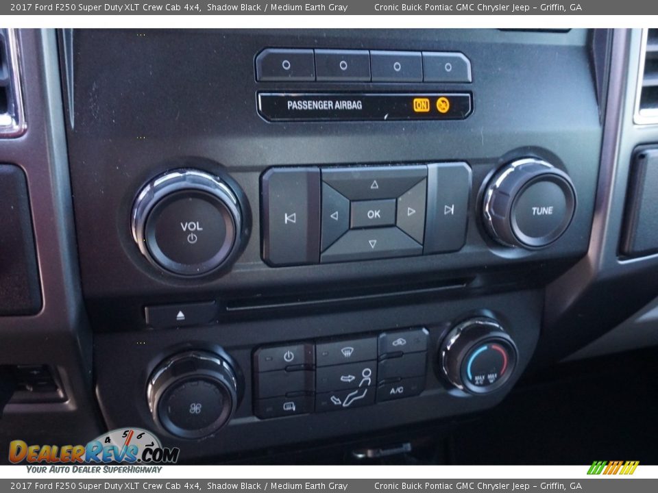 2017 Ford F250 Super Duty XLT Crew Cab 4x4 Shadow Black / Medium Earth Gray Photo #22