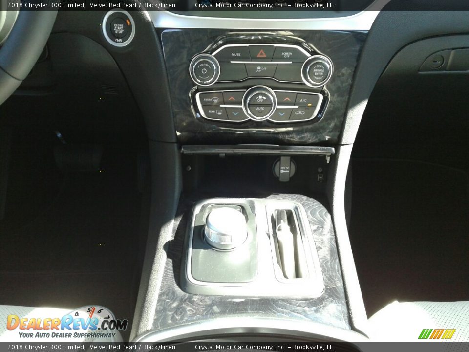 2018 Chrysler 300 Limited Velvet Red Pearl / Black/Linen Photo #16