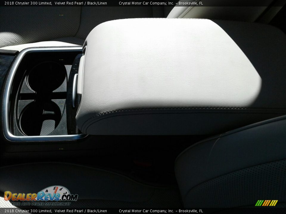 2018 Chrysler 300 Limited Velvet Red Pearl / Black/Linen Photo #18