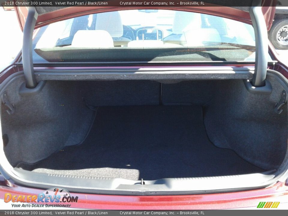 2018 Chrysler 300 Limited Velvet Red Pearl / Black/Linen Photo #19