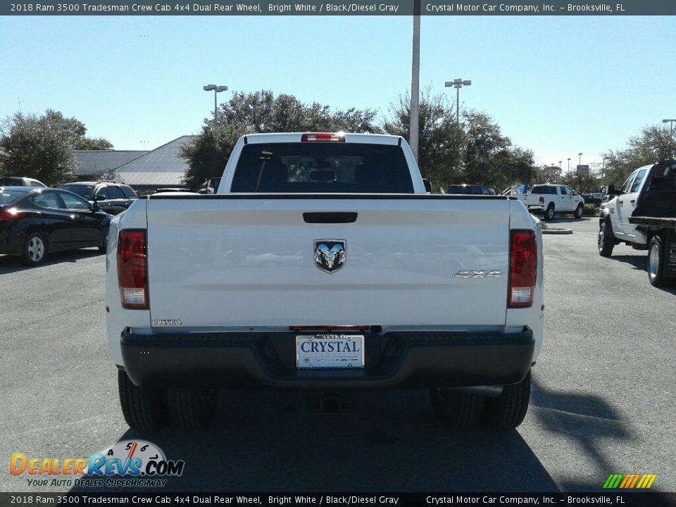 2018 Ram 3500 Tradesman Crew Cab 4x4 Dual Rear Wheel Bright White / Black/Diesel Gray Photo #4