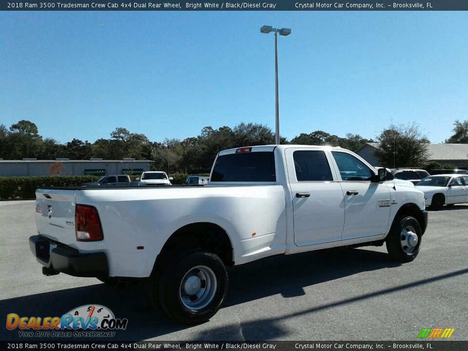 2018 Ram 3500 Tradesman Crew Cab 4x4 Dual Rear Wheel Bright White / Black/Diesel Gray Photo #5