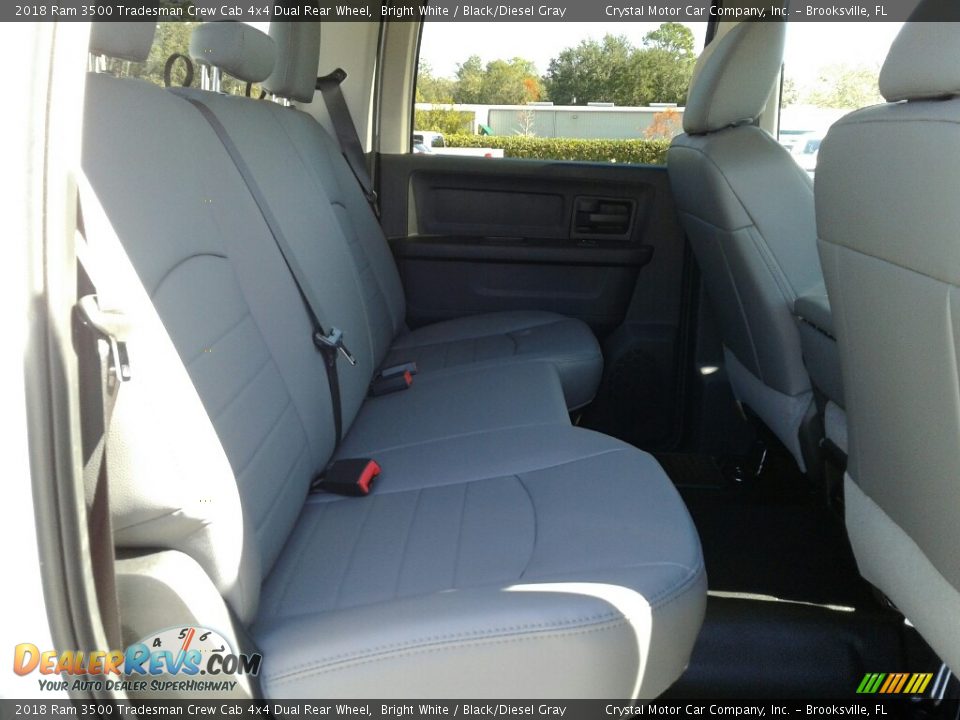 2018 Ram 3500 Tradesman Crew Cab 4x4 Dual Rear Wheel Bright White / Black/Diesel Gray Photo #12