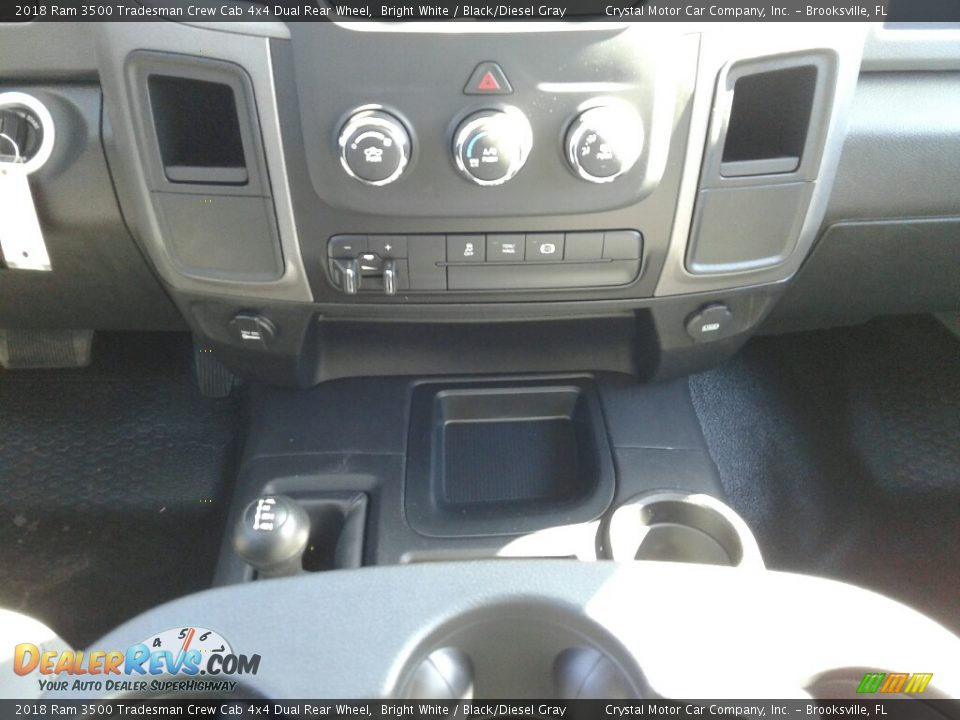 2018 Ram 3500 Tradesman Crew Cab 4x4 Dual Rear Wheel Bright White / Black/Diesel Gray Photo #17