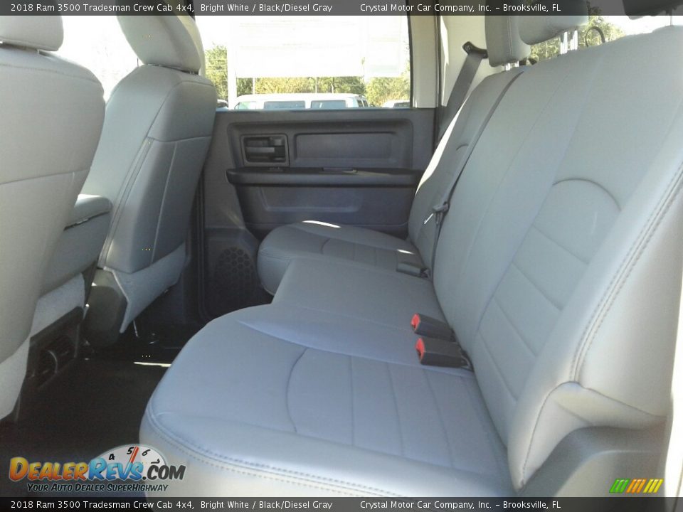 2018 Ram 3500 Tradesman Crew Cab 4x4 Bright White / Black/Diesel Gray Photo #9