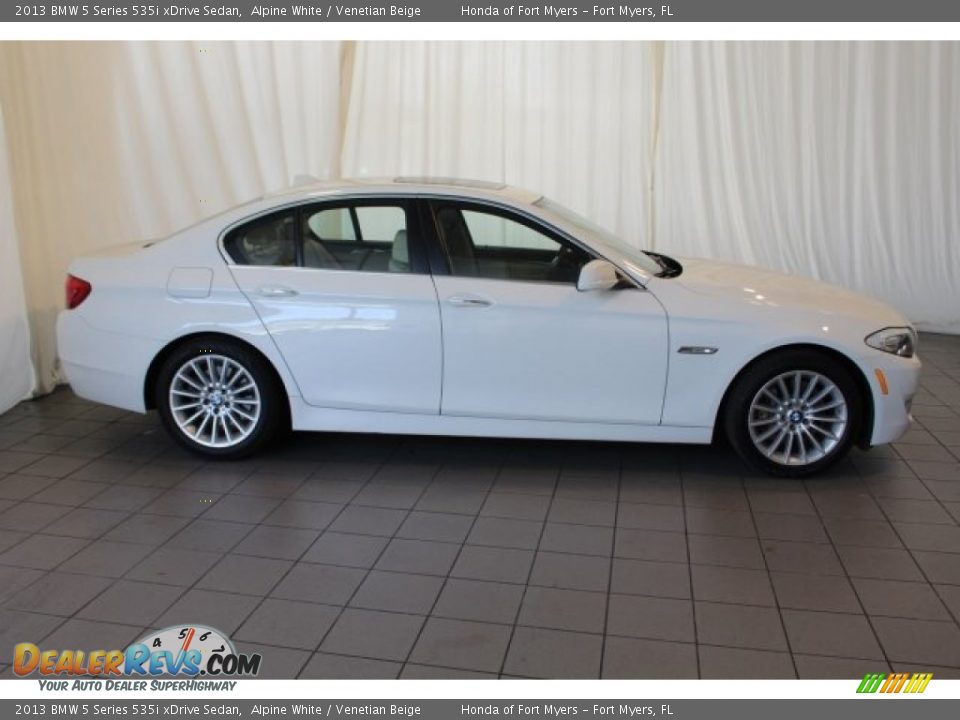 2013 BMW 5 Series 535i xDrive Sedan Alpine White / Venetian Beige Photo #3
