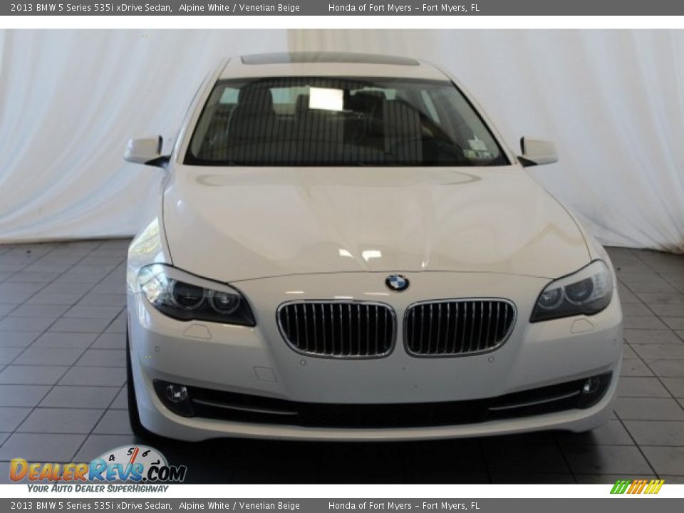 2013 BMW 5 Series 535i xDrive Sedan Alpine White / Venetian Beige Photo #4