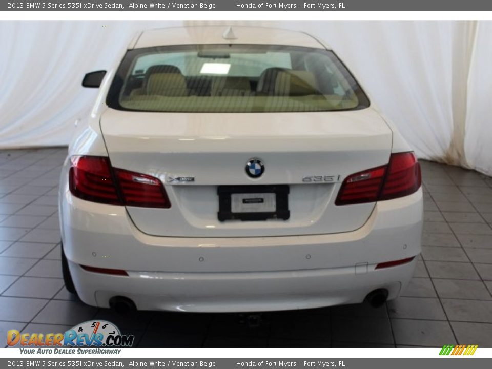 2013 BMW 5 Series 535i xDrive Sedan Alpine White / Venetian Beige Photo #7