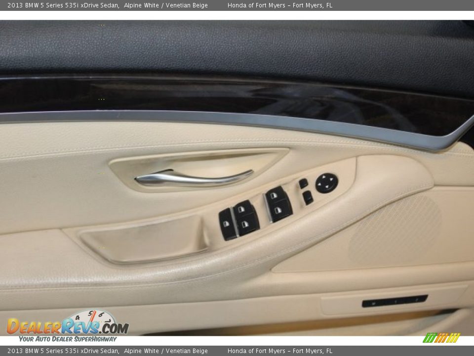 2013 BMW 5 Series 535i xDrive Sedan Alpine White / Venetian Beige Photo #12