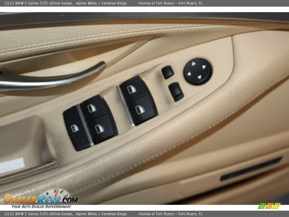 2013 BMW 5 Series 535i xDrive Sedan Alpine White / Venetian Beige Photo #13