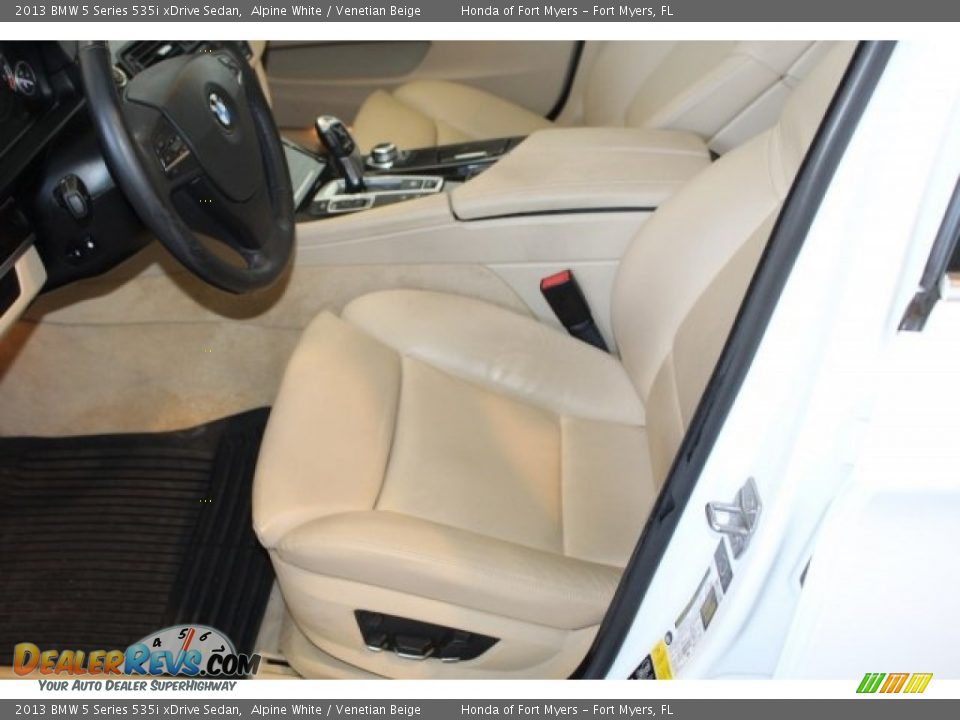 2013 BMW 5 Series 535i xDrive Sedan Alpine White / Venetian Beige Photo #15
