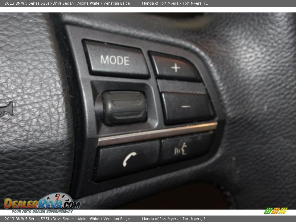 2013 BMW 5 Series 535i xDrive Sedan Alpine White / Venetian Beige Photo #21