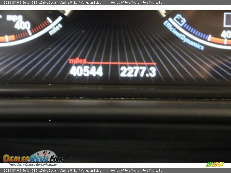 2013 BMW 5 Series 535i xDrive Sedan Alpine White / Venetian Beige Photo #22