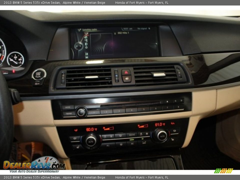 2013 BMW 5 Series 535i xDrive Sedan Alpine White / Venetian Beige Photo #23
