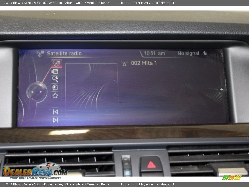 2013 BMW 5 Series 535i xDrive Sedan Alpine White / Venetian Beige Photo #24