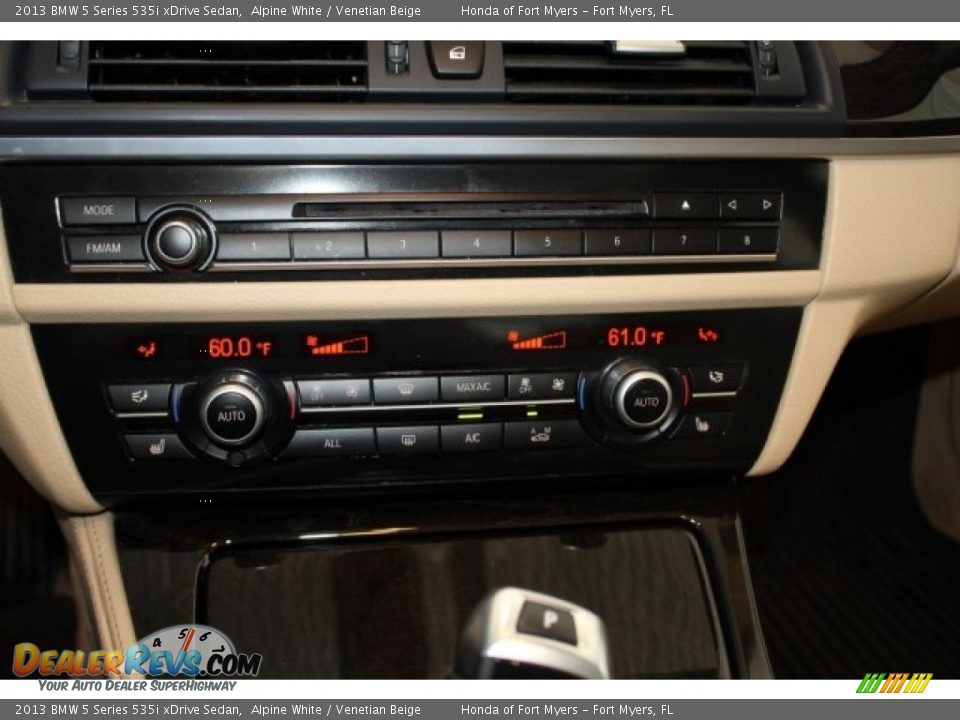 2013 BMW 5 Series 535i xDrive Sedan Alpine White / Venetian Beige Photo #28